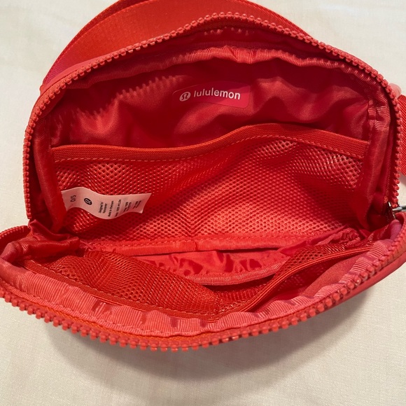 Lululemon Belt Bag - Picture 3 of 4